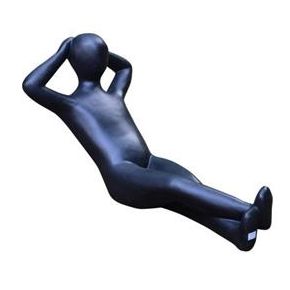 statue homme allongé